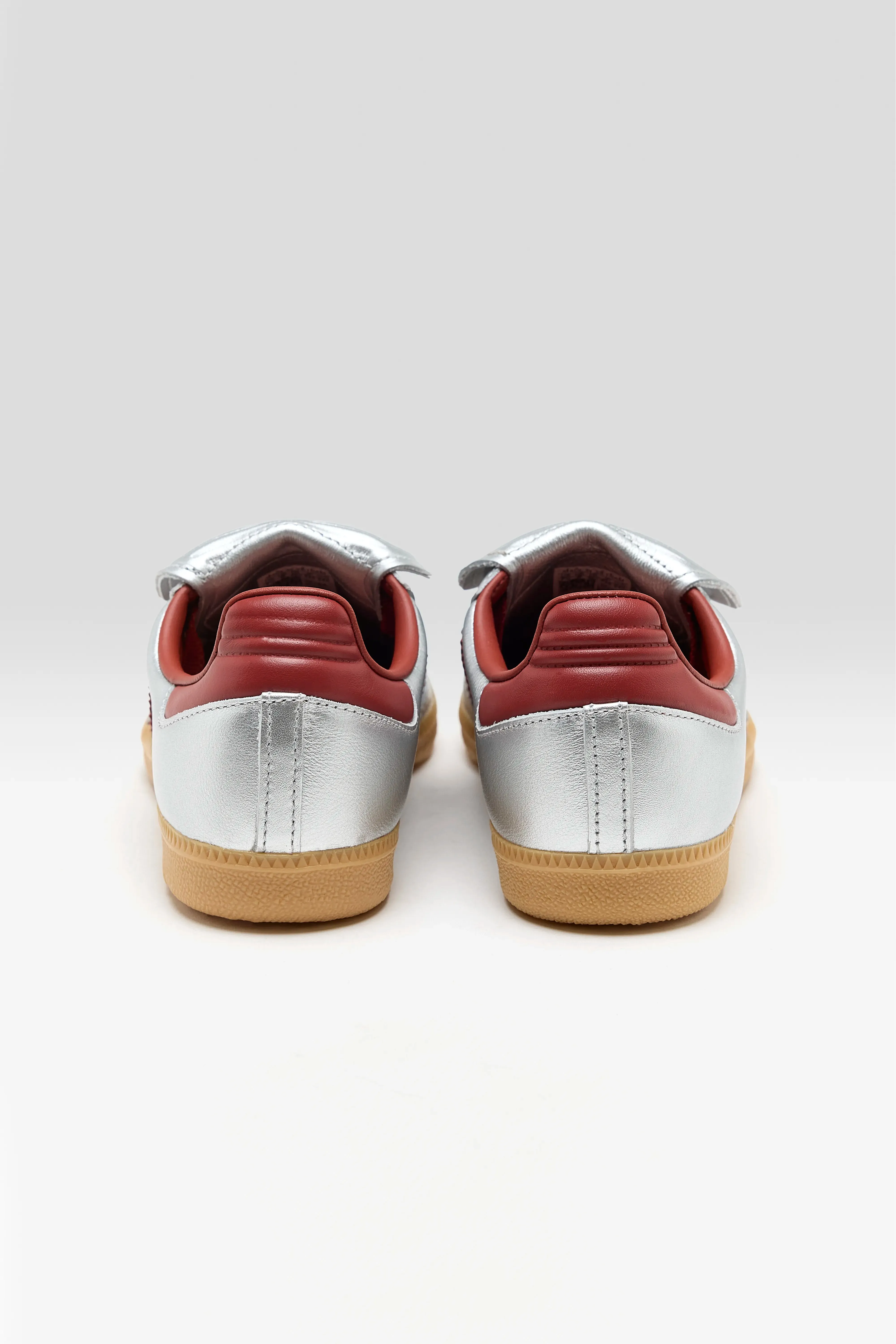 Samba Long Tongue for Women  (251 / W / SILVER)