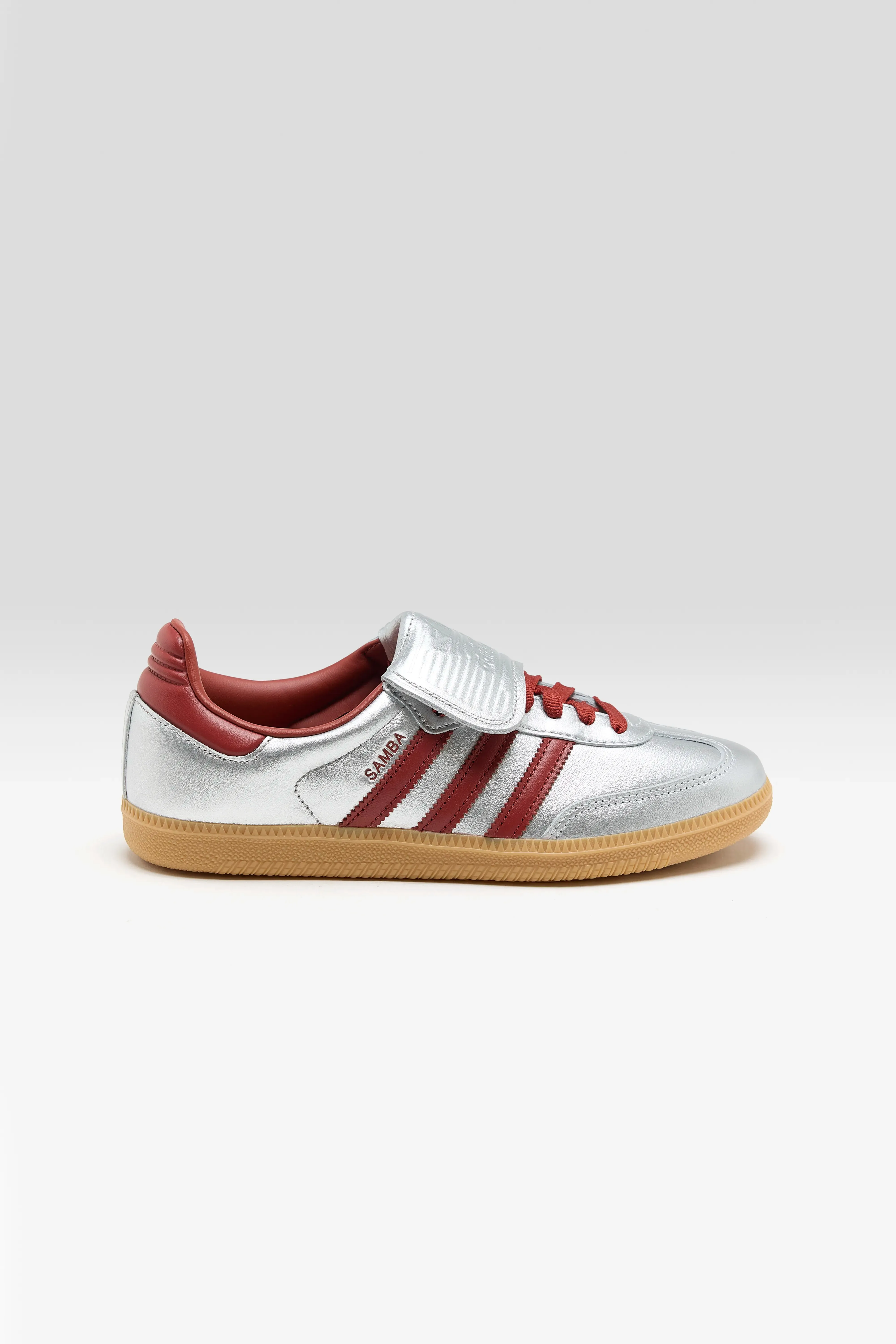 Samba Long Tongue for Women  (251 / W / SILVER)