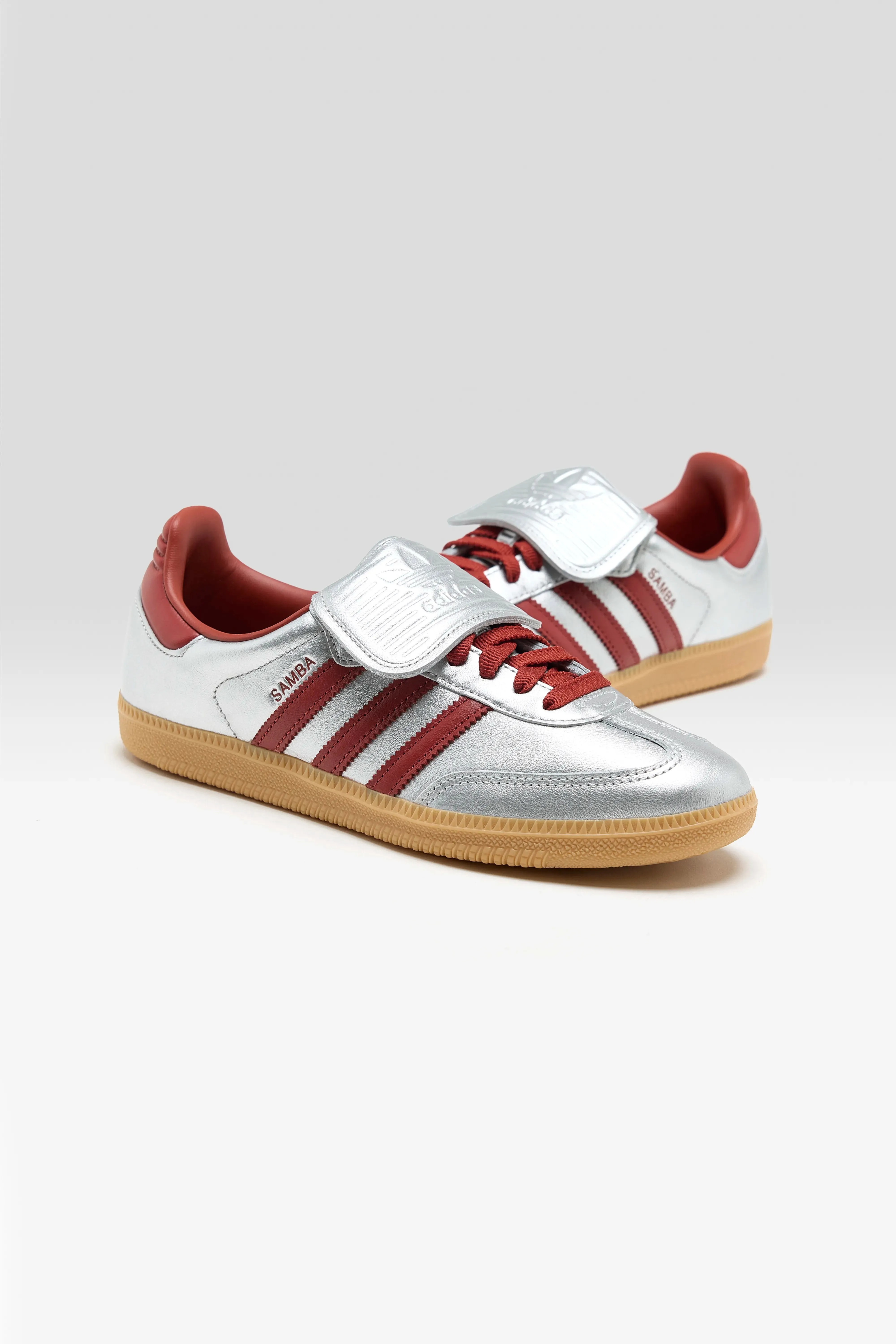 Samba Long Tongue for Women  (251 / W / SILVER)