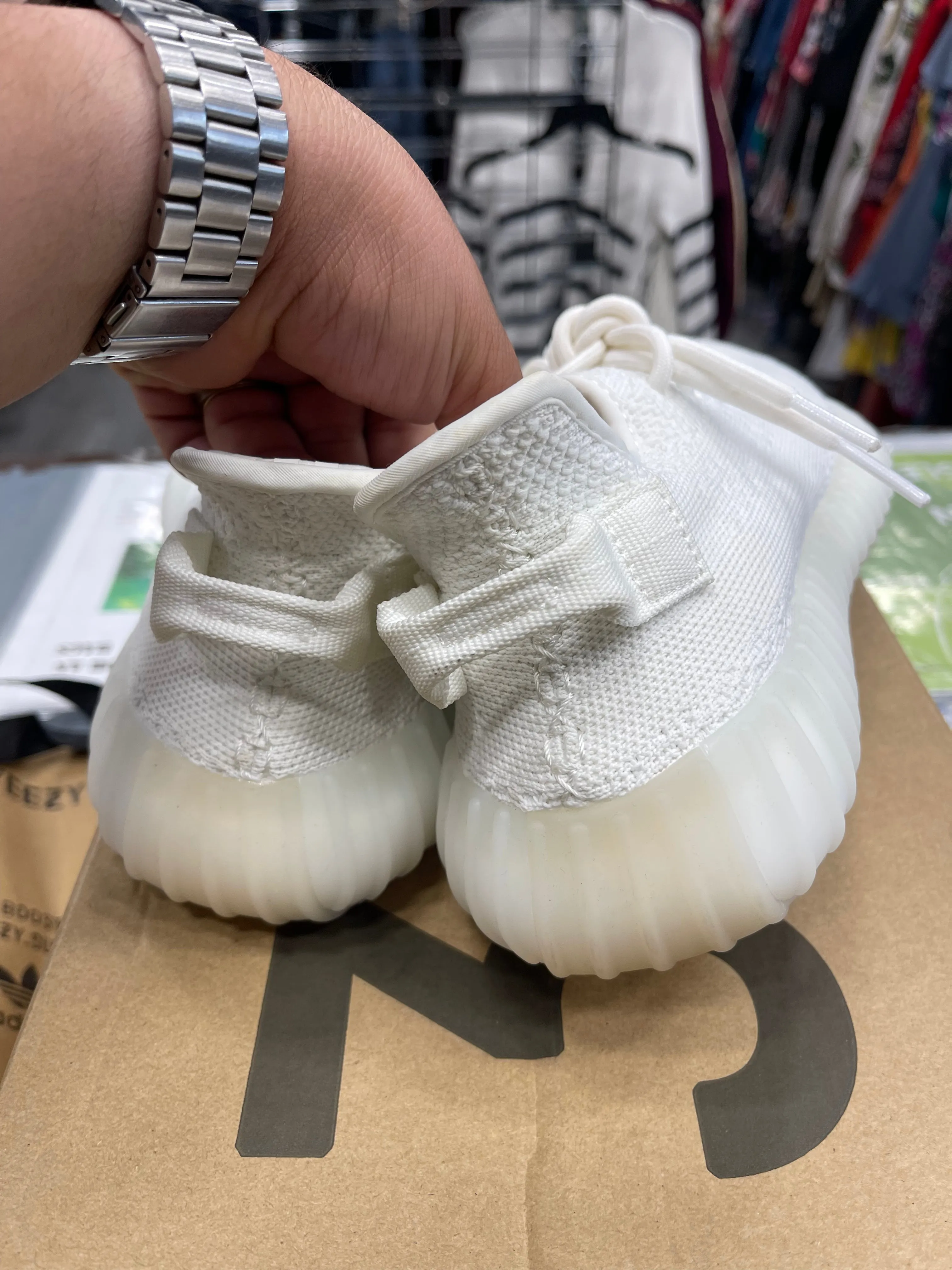 Yeezy White M Shoes 7