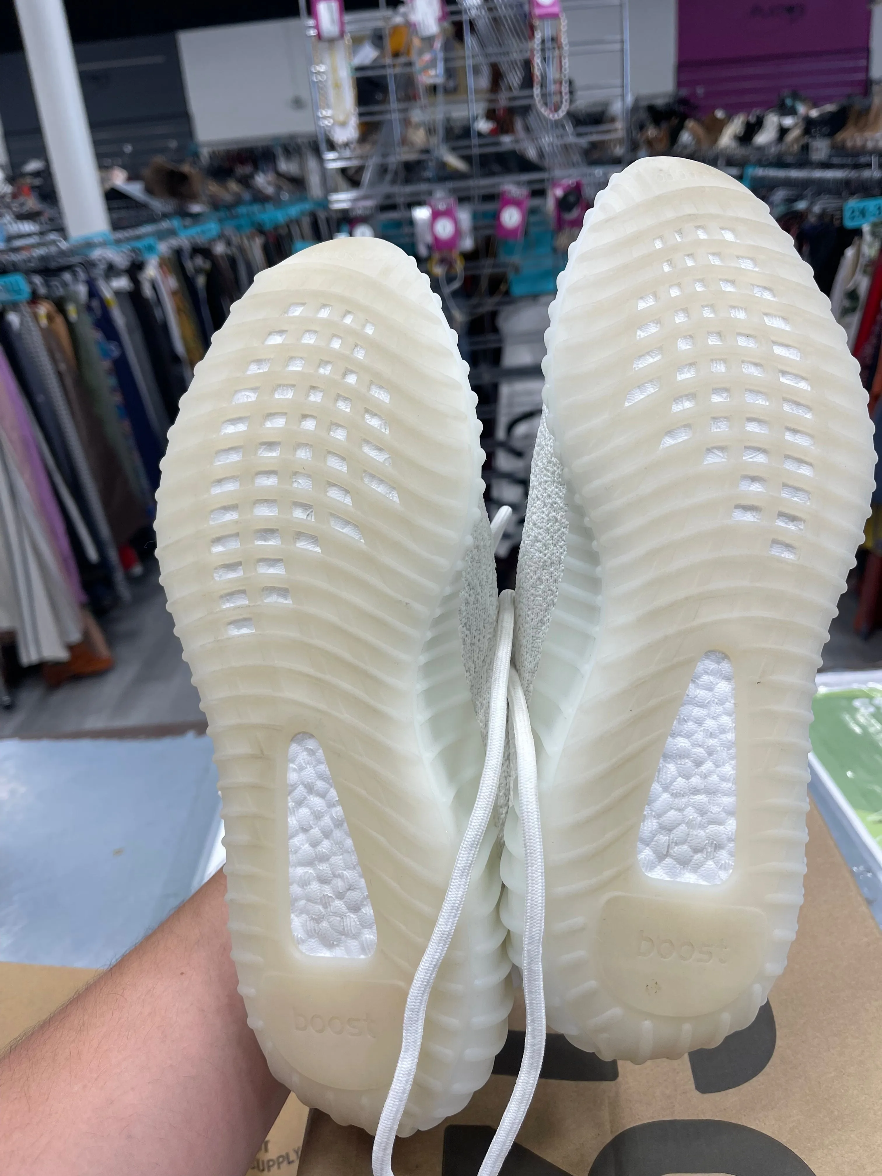 Yeezy White M Shoes 7
