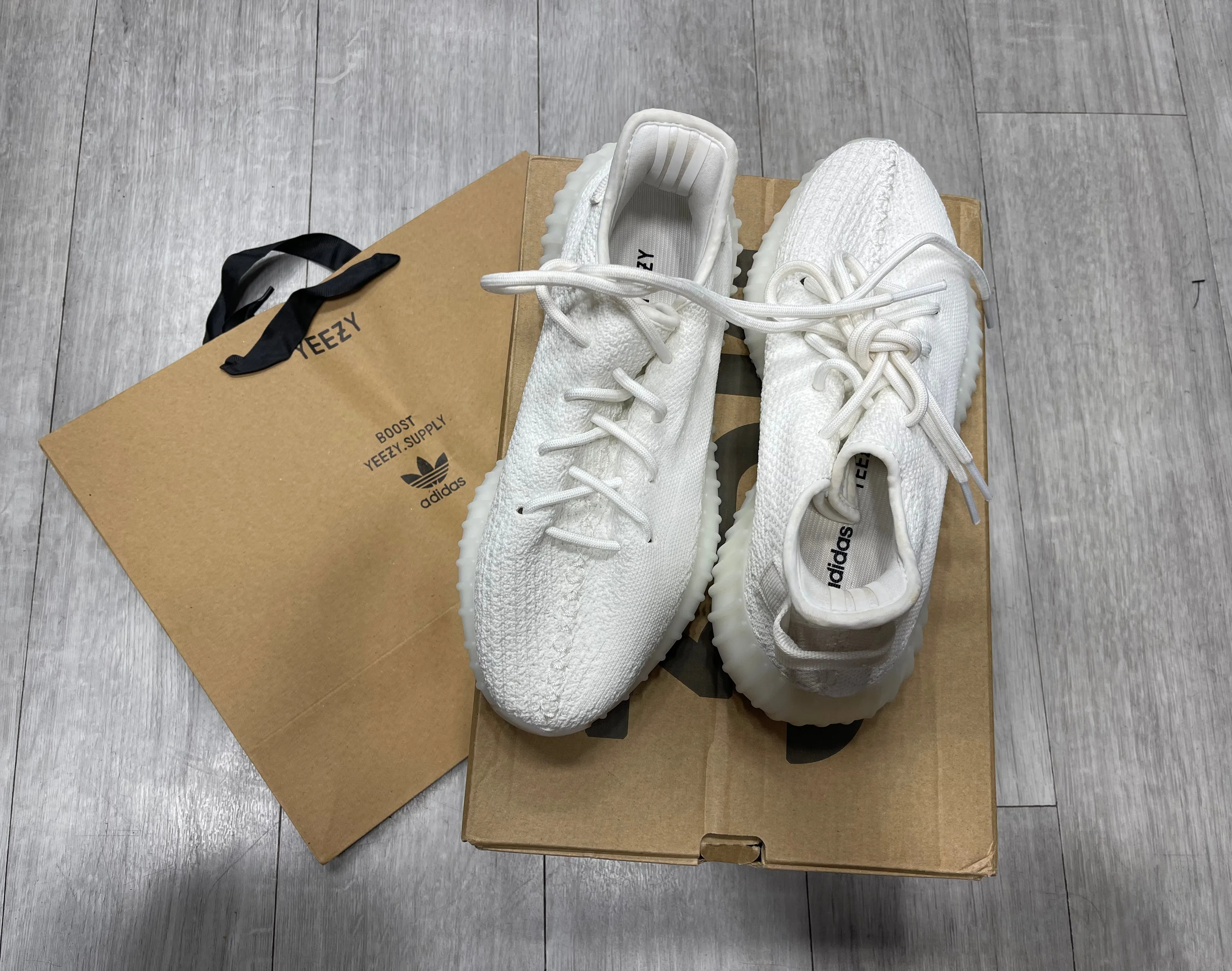 Yeezy White M Shoes 7